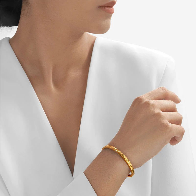 24Kt Gold Classic Hammered Wrist Cuff - Image 3