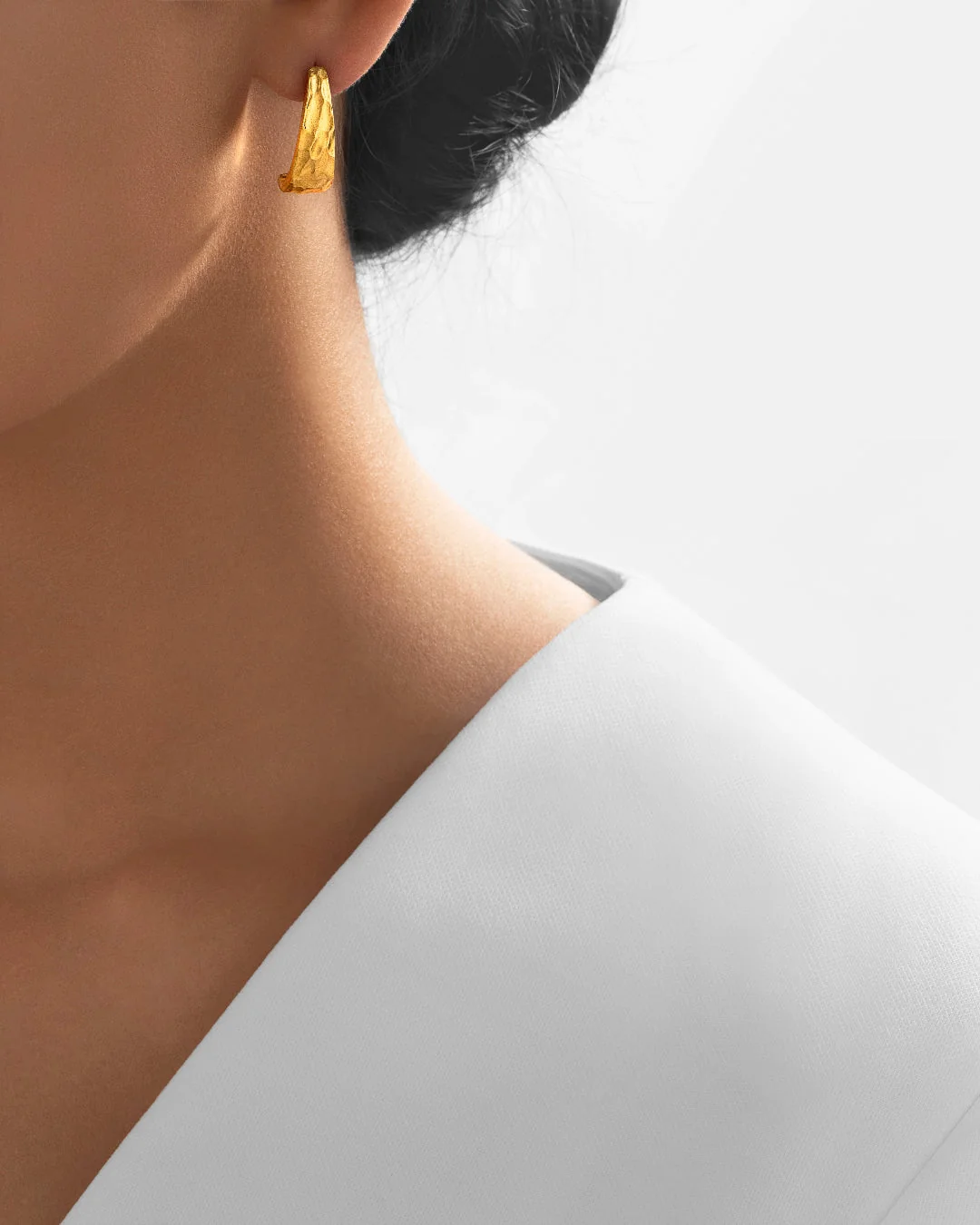 24Kt Gold Hammered Obelisk Earrings - Image 3