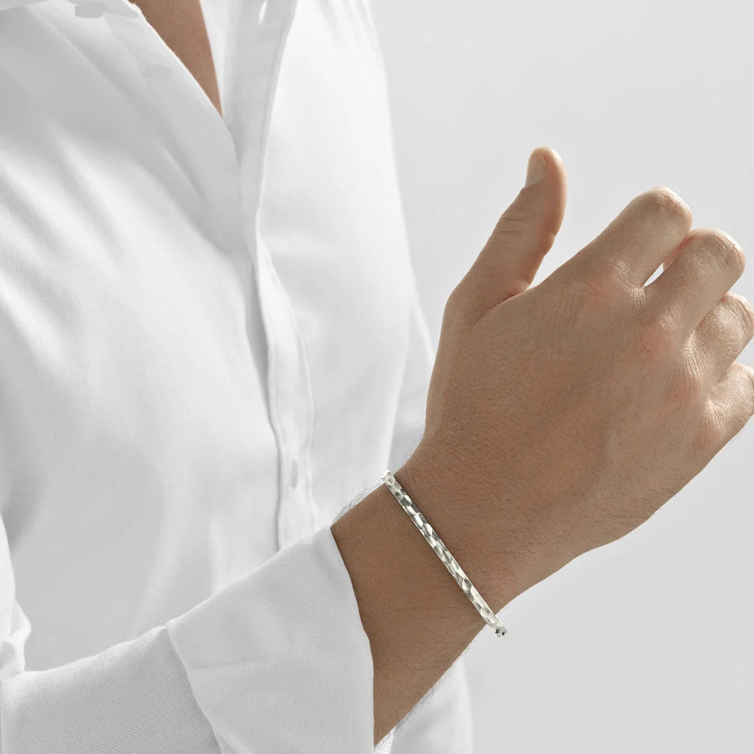 24Kt Platinum Classic Hammered Wrist Cuff - Image 4