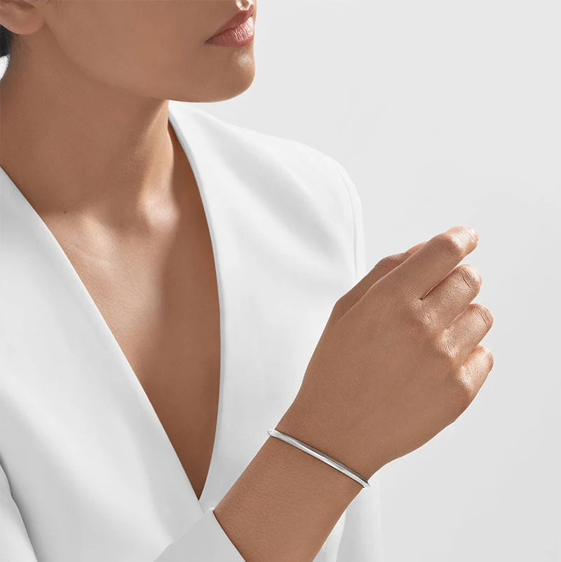 24Kt Platinum Classic Ridged Bangle - Image 3