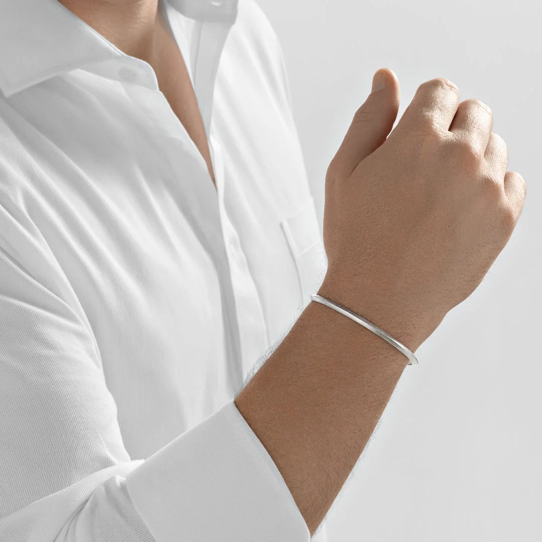 24Kt Platinum Classic Ridged Bangle - Image 4